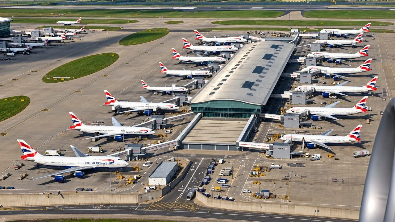 Reino Unido: Cerca de 2 Mil Voos Cancelados após Falha no Controlo Aéreo