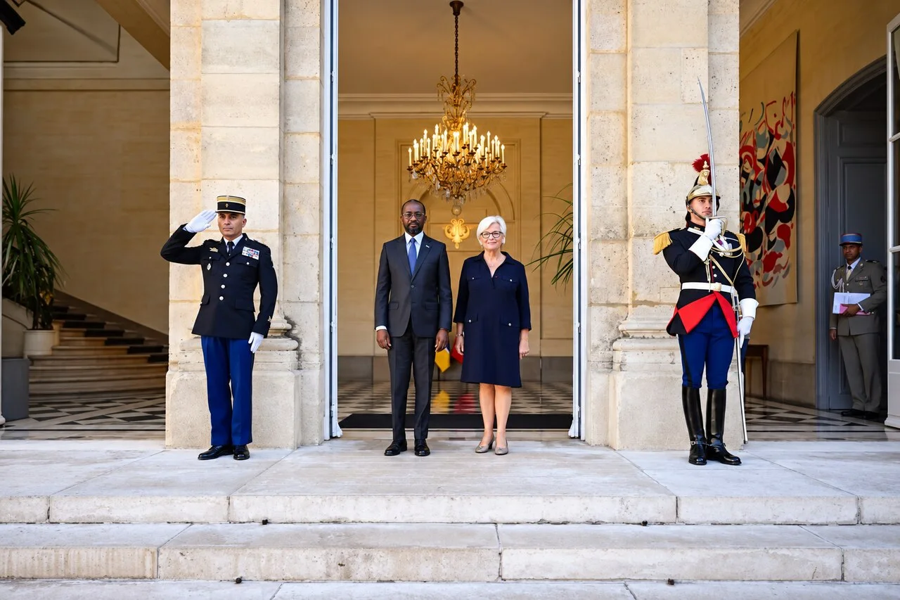 Moçambique Procura Reforço Francês no Combate Ao Terrorismo