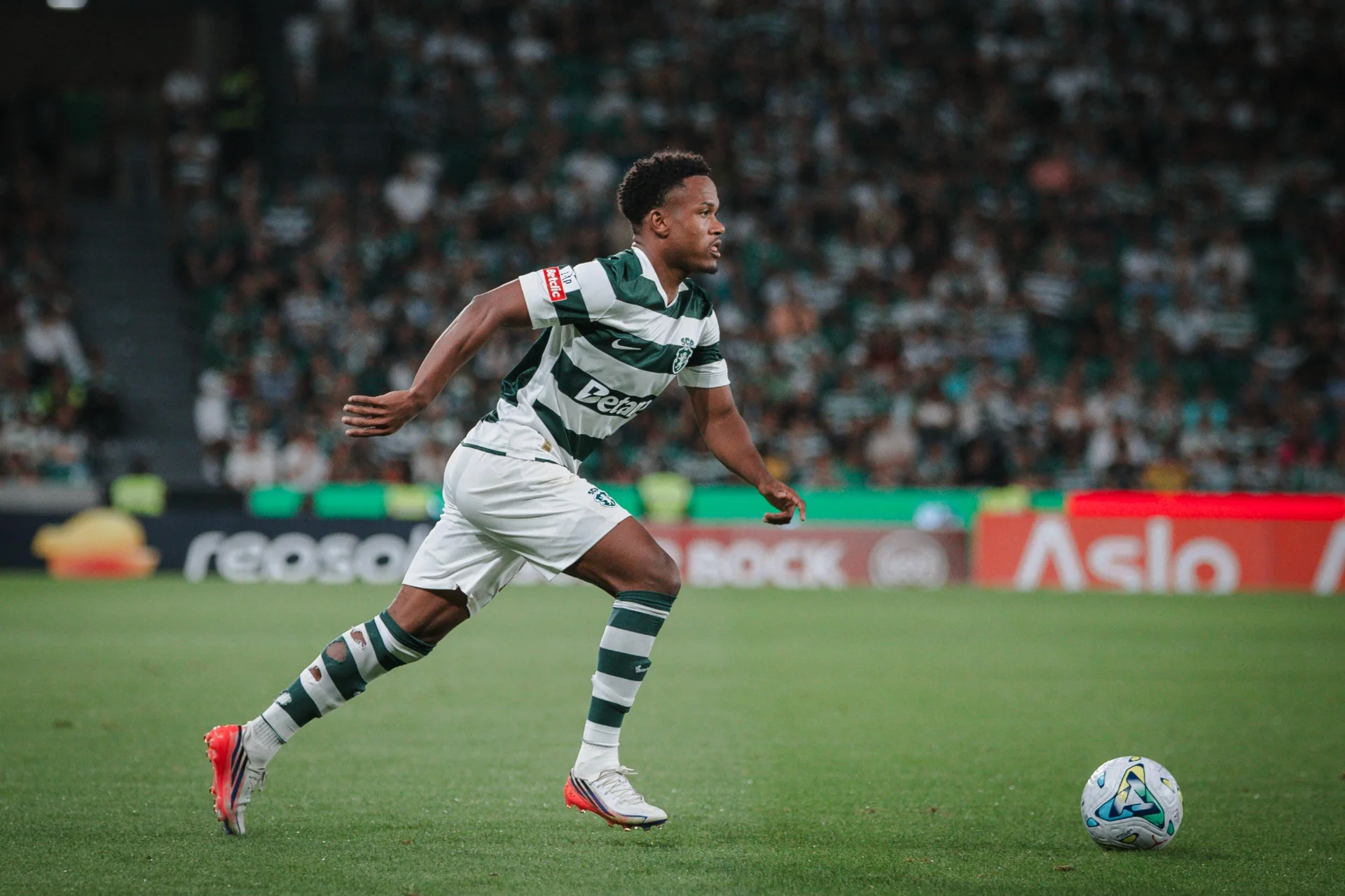 Five Premier League Clubs Want Geny Catamo