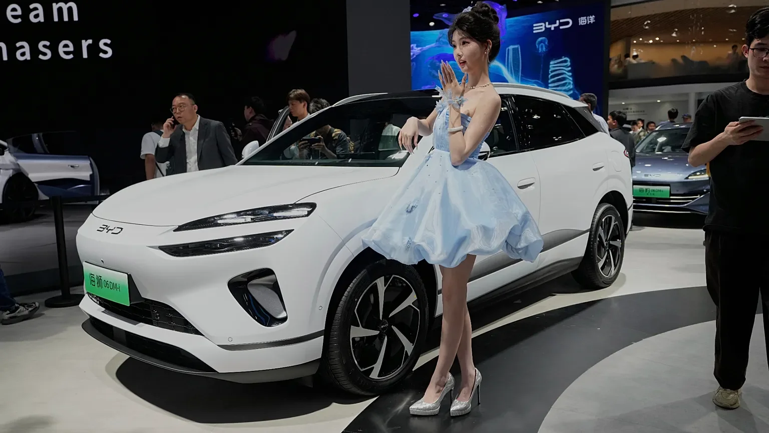 União Europeia Quer Travar Crescimento dos Carros Híbridos Chineses
